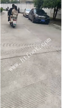 TL45600 素人挖掘机】户外开发服装导购小姐29分钟