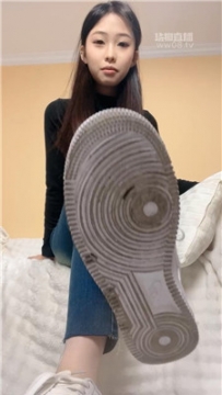 【第一视角】【黑喵】空军牛仔裤裸足炸    251201-7