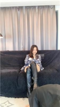 【调教视频】【女生也能很暴力】长靴捂超臭白袜气味辱 bf57685