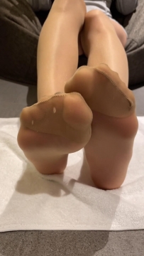 韩S 肉丝裸足吐奶