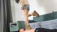 33393  【女神学院·梓】长腿雪地靴踩踏