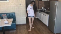 30912  诗曼 可爱漂亮妹妹给哥哥踩早餐