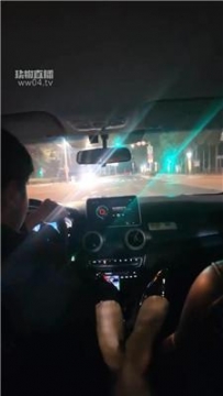 【调教视频】【汝汝】车内司机狗恋足舔 JS251106-35