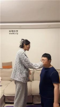【调教视频】【埋汰】玉足踩踏踢踹恋足舔 JS241225-16
