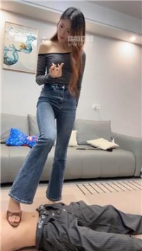 【调教视频】【乔治】鞭打教训纹身大哥 bf57590