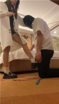 【调教视频】【沐沐大大】皮鞋白袜踩虐气味辱/藤条鞭打 JS250101-5