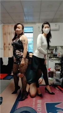 【调教视频】【霸王花】双S-姐妹花蹂躏踩虐业主 JS241211-15