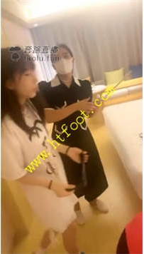 TL22846 西怡怡子】双主首调肥母狗踹裆50分钟