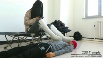 12176 超美天依老师白靴玩虐踩调教狗奴！