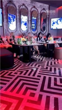 【调教视频】【荷花会所】KTV多女主的人体马桶 JS260327-41