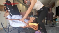 29657  坐在人肉摇椅上悠闲的摇