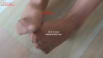 小姐姐肉丝美脚 足交吐奶