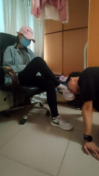 超级精品小姐姐AJ毕业发泄！吐奶