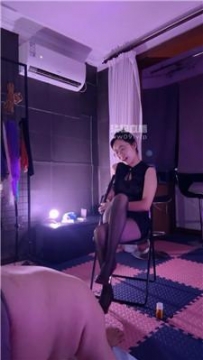 【调教视频】【鲸落女神】坐脸窒息-掐乳-黑丝踩踏 bf55921