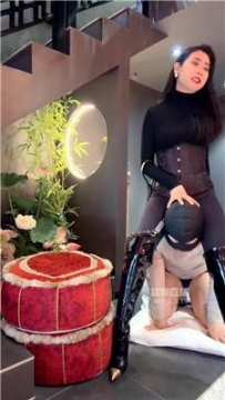 【调教视频】【爱丽丝】长靴白棉袜训野狗 JS260221-3