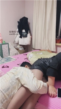 【调教视频】【蜜桃琪主】寂寞少妇的脚下奴    241213-9