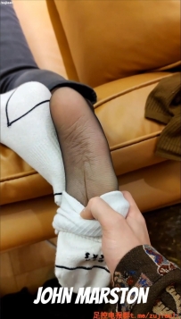 黑丝套鸡鸡吐奶脚背