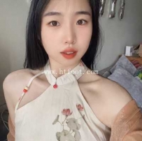 34464  超级美女卡怡手脚并用虐小龙虾