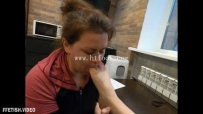 20891 Alinamoskoyorlova 女主人下班后让女奴清理鞋底，舔脚