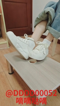 香香白袜脚 足交吐