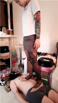 【调教视频】【乐主】精神小妹之花腿虐待废物狗 JS260326-4