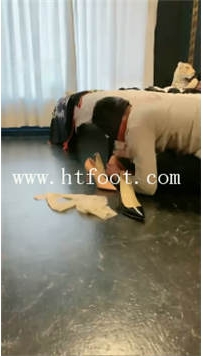TL17495 绝宠S小偷被双女王爆打32分钟
