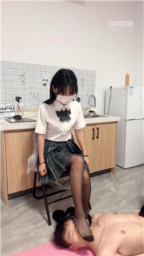【调教视频】【阳yang酱】JK小主黑丝踩喂食 bf59429