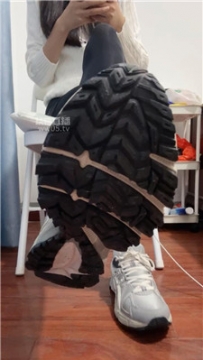 【第一视角】【Supp】爬进来给主人运动鞋磕头    251107-1