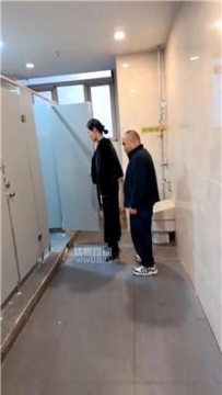 【调教视频】【可可夫妻】户外楼道训野狗 bf59500