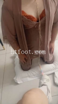 ZB11140 小鱼崽-双主玩贱狗37分钟