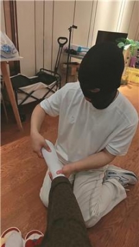 【调教视频】【柔柔】下跪伺候主人回家 JS260521-34