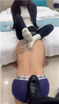 【调教视频】【77夫妻】情侣主白袜玩纹身哥 JS260318-18