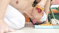 29346  超特写：坏学生玛卡星河紫美甲玉足人字拖脚喂食重口意粉