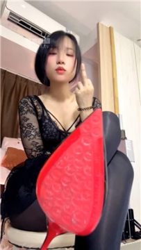 【第一视角】【母狗妈妈】高跟黑丝口水压炸    251218-13