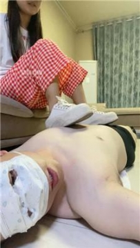【调教视频】【深情】近距离踩狗继父 JS250617-25