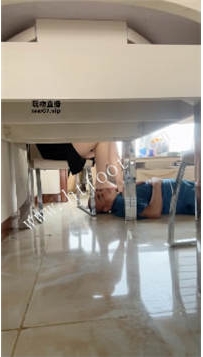 ZB4232 斯羽】脚下吃饭56分钟