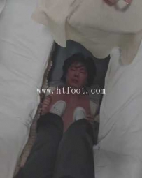 34206  在火车上舔陌生女孩脚被发现