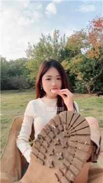 【调教视频】【小7S】户外野餐男友下跪伺候 bf58938