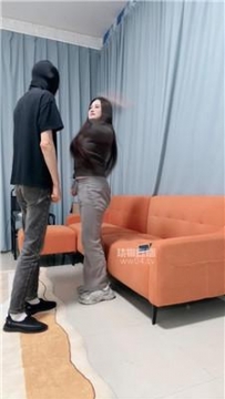 【调教视频】【猴歌】狠抽耳光-腿绞窒息-脏鞋踩踏 JS251104-3