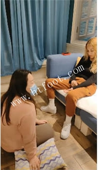 NNTL44335 樱樱】混血女女踩踏31分钟