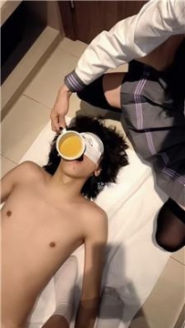 【调教视频】【简梨】开发07年学弟全体重踩头丝足 bf62198