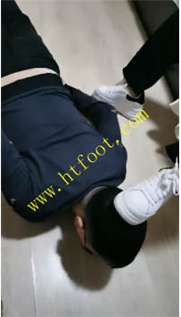 TL35512 文文】小姐姐的鞋底真硬25分钟