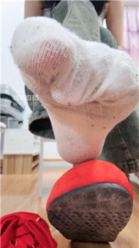 【第一视角】【姜琦琦】运动鞋白棉袜    250920-9