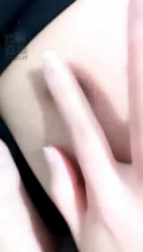 TL5116 晴晴女王 第一视角小萝莉强制踢裆虐乳