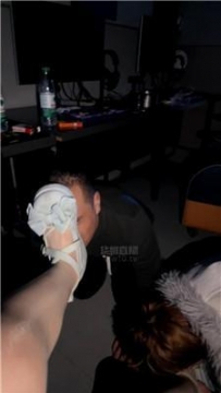 【调教视频】【楠楠】网吧调教双贱狗 JS260118-3