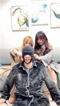 【调教视频】【JonyZ】素人姐妹花轮流踩我 JS260119-16