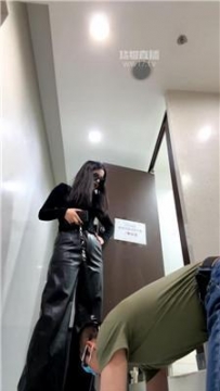 【调教视频】【兰主人】公厕遛狗 JS251228-50