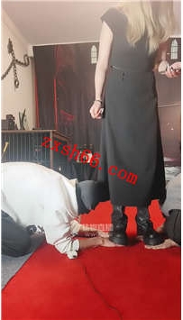 TLZB26285苏苏-调三奴圣水泡面鞋底喂食抽打戏弄27分