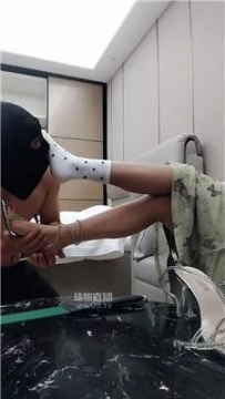 【调教视频】【果冻】气质女神的脚下骚奴 JS251205-13