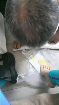 【调教视频】【甜音】长靴踩踏胯下辱-脚下喂食 JS251027-5